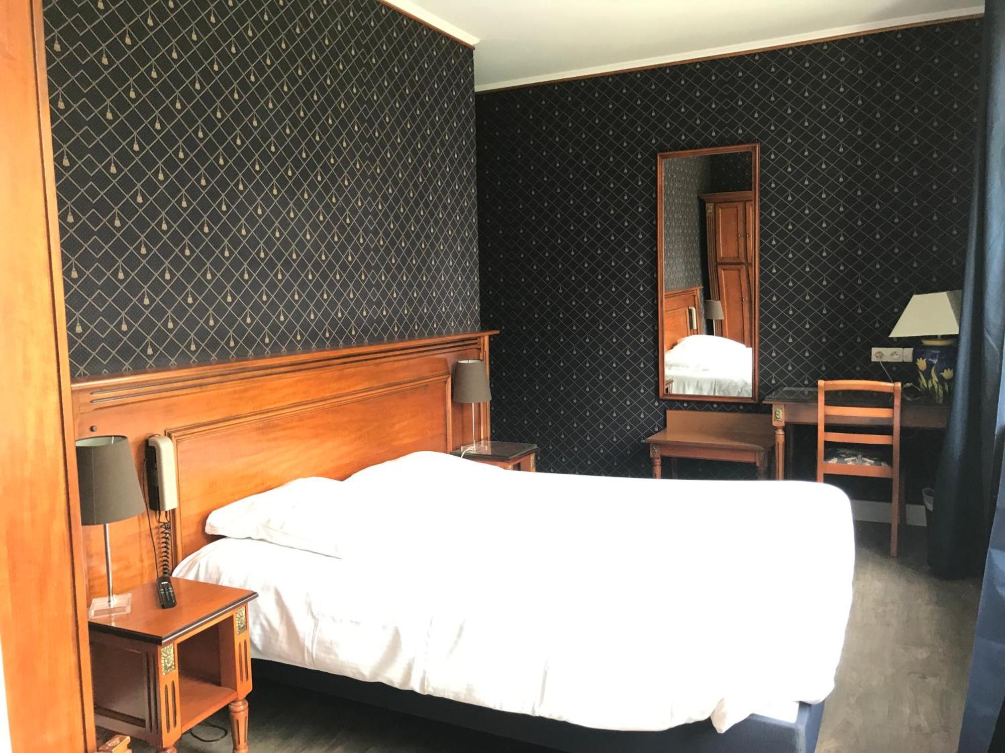 Logis Hotel & Restaurant - Le Chateau Des Tourelles 3 Etoiles Le Wast Eksteriør bilde