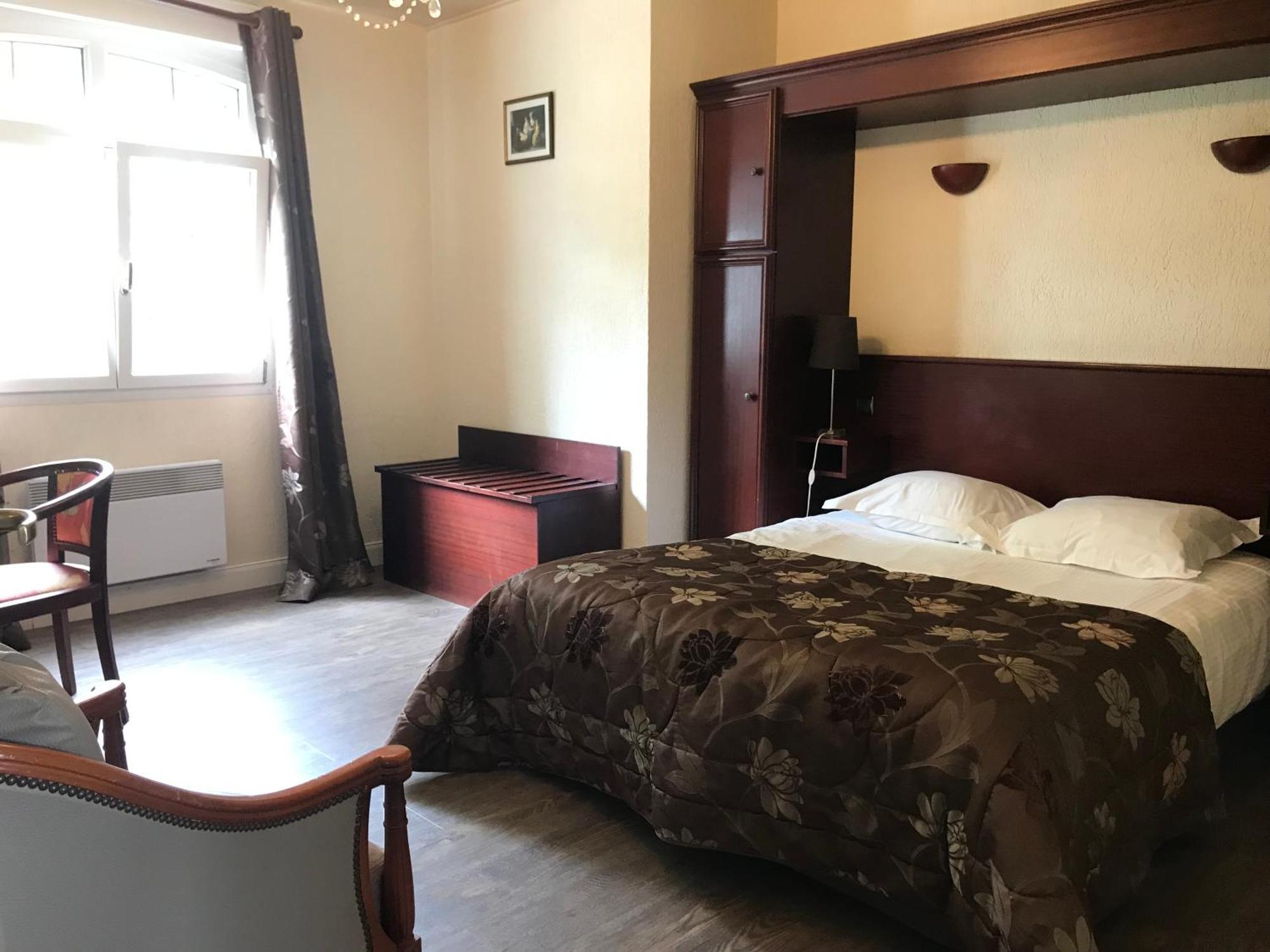 Logis Hotel & Restaurant - Le Chateau Des Tourelles 3 Etoiles Le Wast Eksteriør bilde
