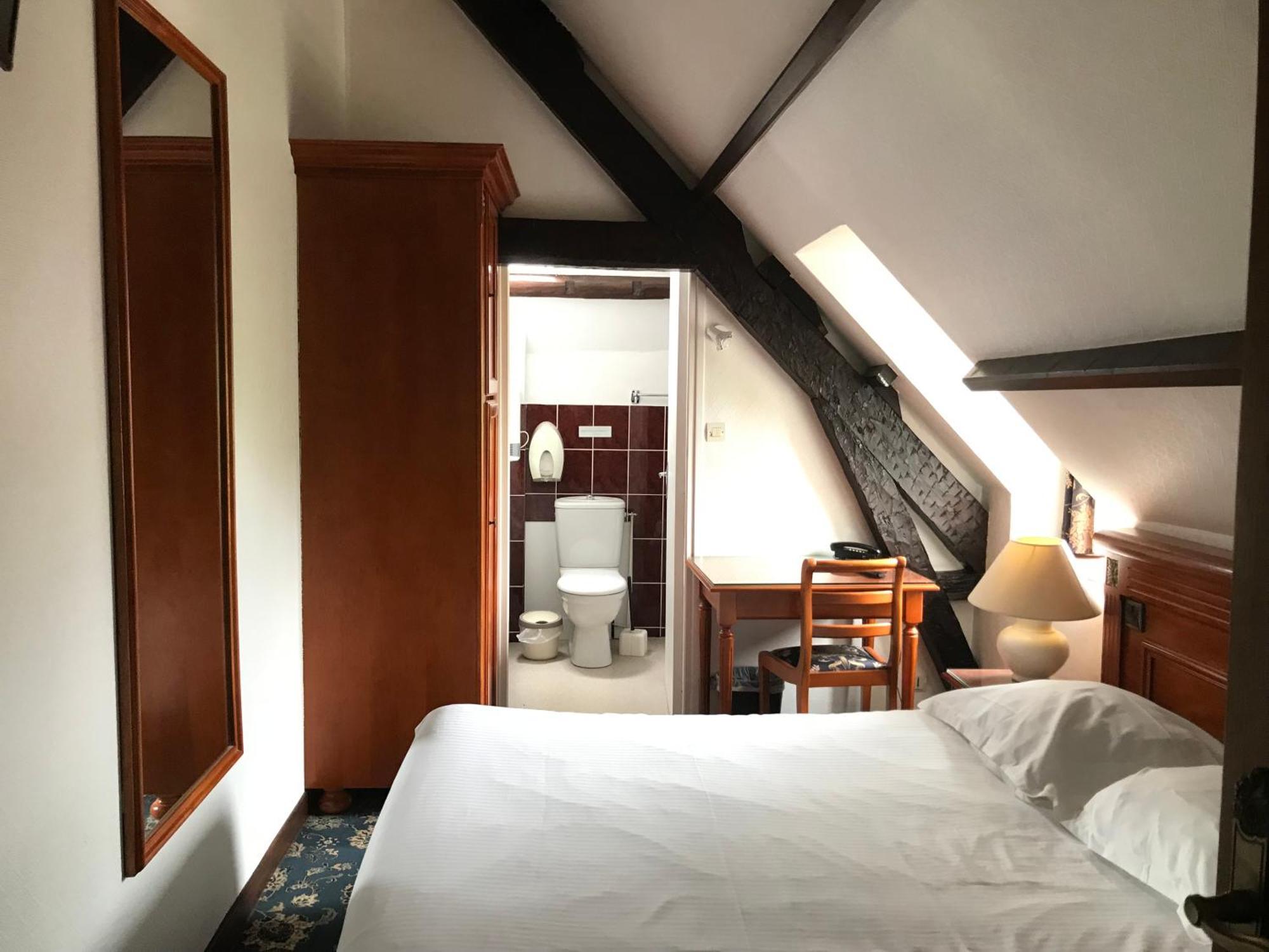 Logis Hotel & Restaurant - Le Chateau Des Tourelles 3 Etoiles Le Wast Eksteriør bilde
