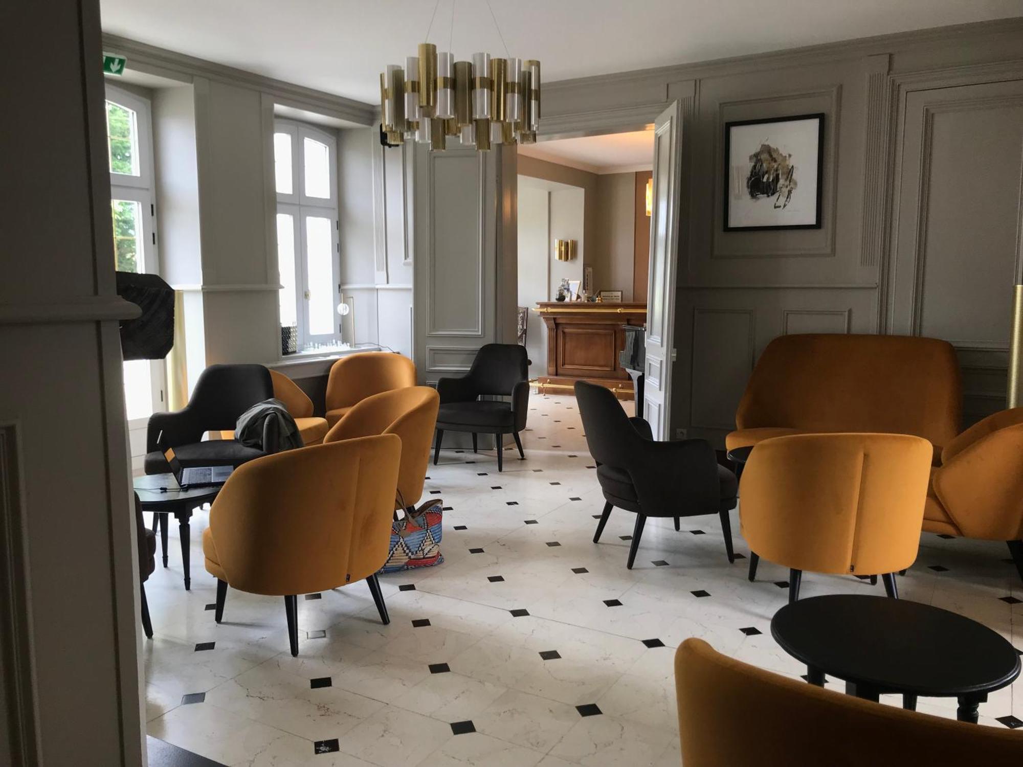 Logis Hotel & Restaurant - Le Chateau Des Tourelles 3 Etoiles Le Wast Eksteriør bilde