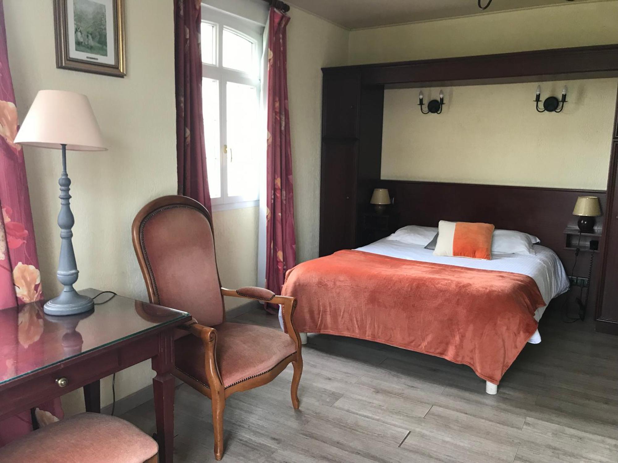 Logis Hotel & Restaurant - Le Chateau Des Tourelles 3 Etoiles Le Wast Eksteriør bilde